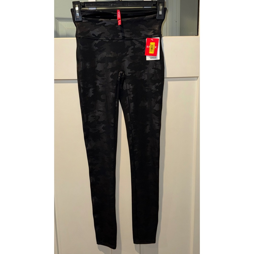 Spanx Faux Leather Camo Leggings Matte Black High Waist 20185R Small NWT